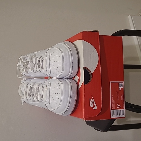 Sneakers 👟 - Picture 5 of 5